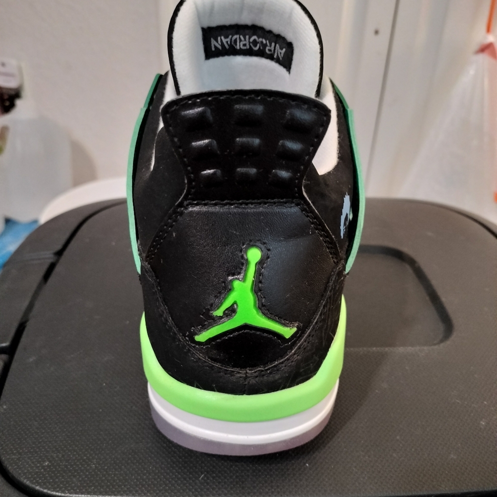 Jordan Retro 4 Superman Special Edition🦸 - Picture 6 of 15